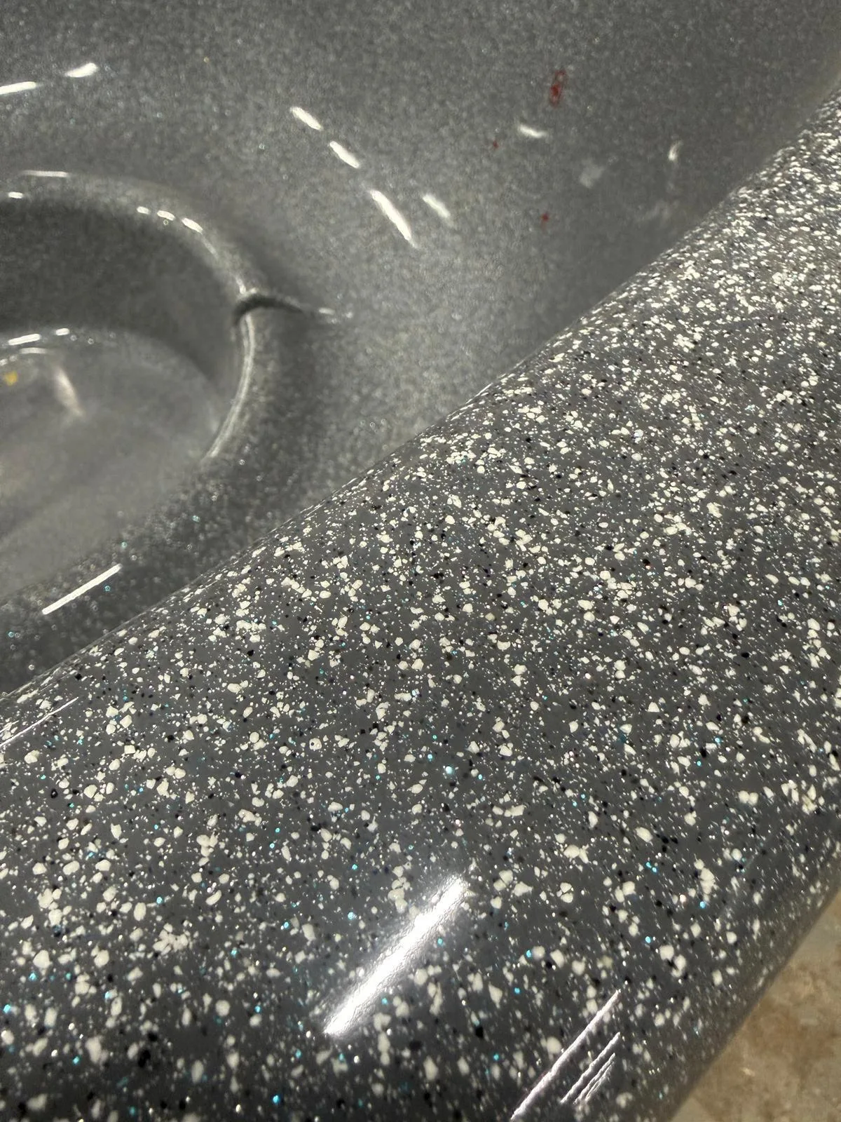 Stone-effect dark grey